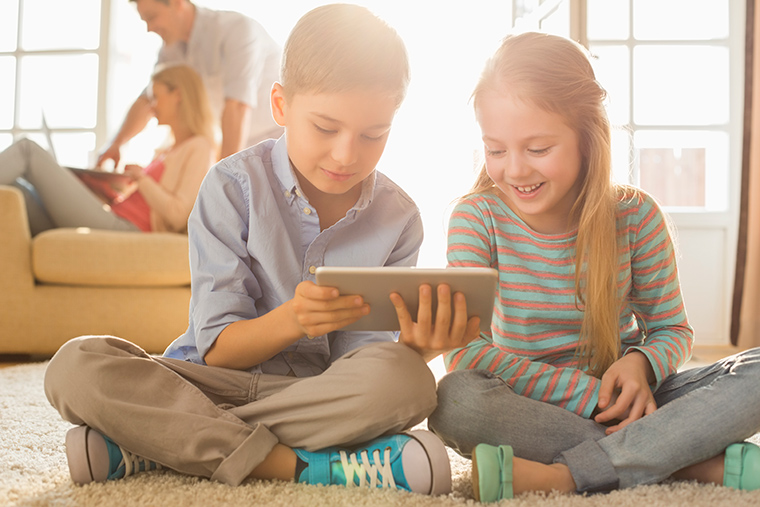 How Parents Can Manage Media With Their Children